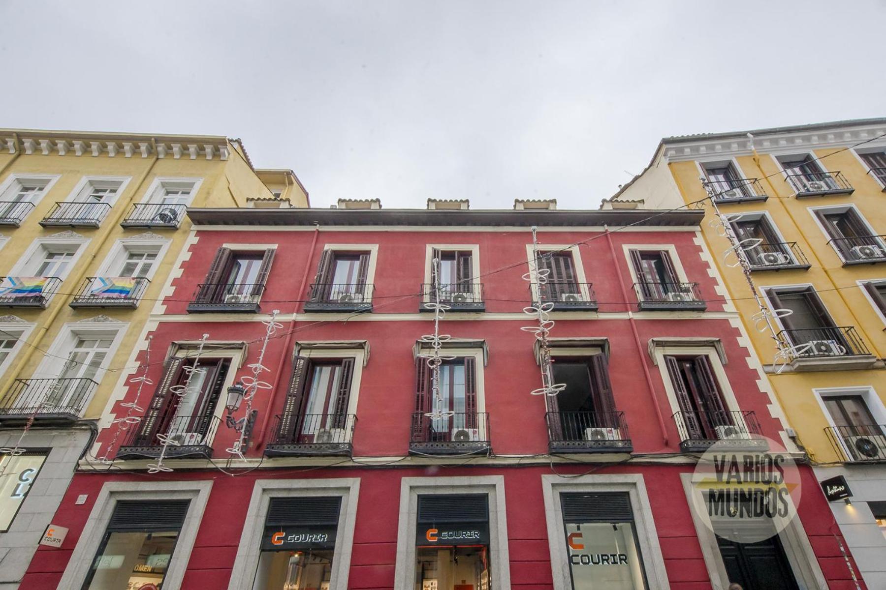 Fashion Design Loft En Calle Carretas-Sol Para 4Pax — Photos 1